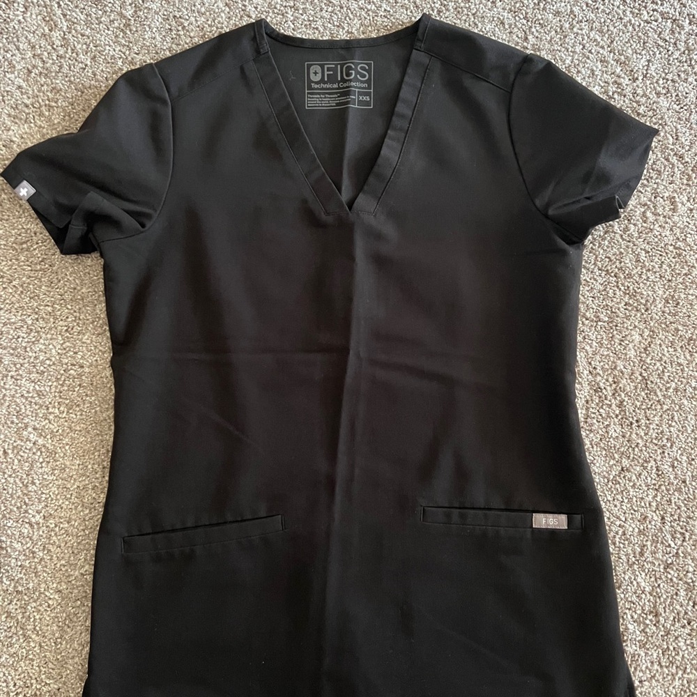 FIGS Black Women's Top
